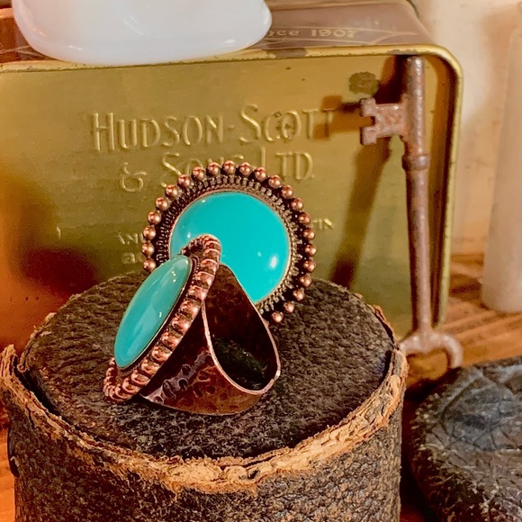 ⚙️3For$30⚙️ NEW Turquoise Hammered Copper-tone Round Statement Ring - Picture 2 of 3